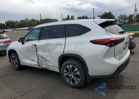 2022 Toyota Highlander Xle из США, поврежденный, VIN 5TDHZRBH4NS175971